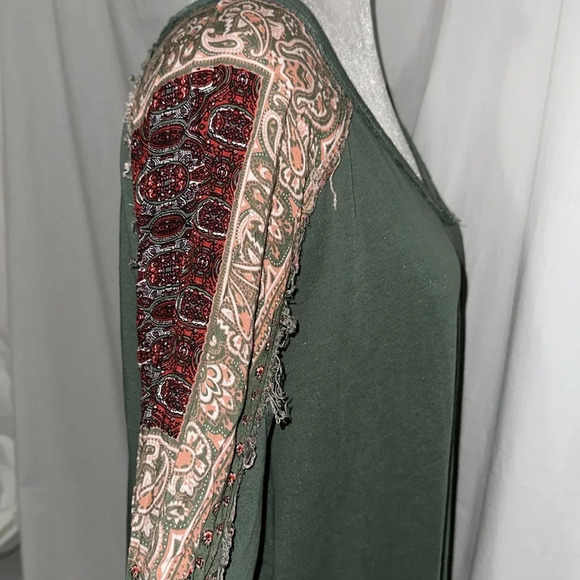 oversized GiGio Green Blouse With Floral 3/4 Sleeves size small - Picture 3 of 7